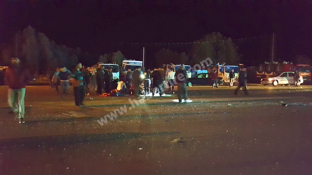Tire’de meydana gelen feci trafik kazasında traktör ve kamyonetin çarpışması sonucu 1 kişi öldü, 5 kişi yaralandı.